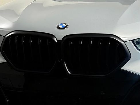 Used 2026 BMW X6 xDrive40i AWD/4WD image 12