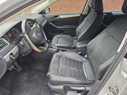 Used 2011 Volkswagen Jetta SEL FWD image 11