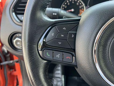 Used 2018 Jeep Renegade Altitude AWD/4WD image 32