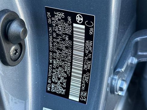Certified 2024 Toyota Corolla SE FWD image 34