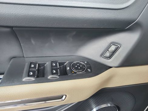 Used 2024 Ford Expedition XLT RWD image 32