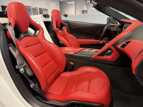 Used 2016 Chevrolet Corvette Z06 w/ 3LZ Preferred Equipment Group image 24