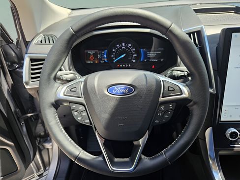 Used 2023 Ford Edge Titanium AWD/4WD image 26
