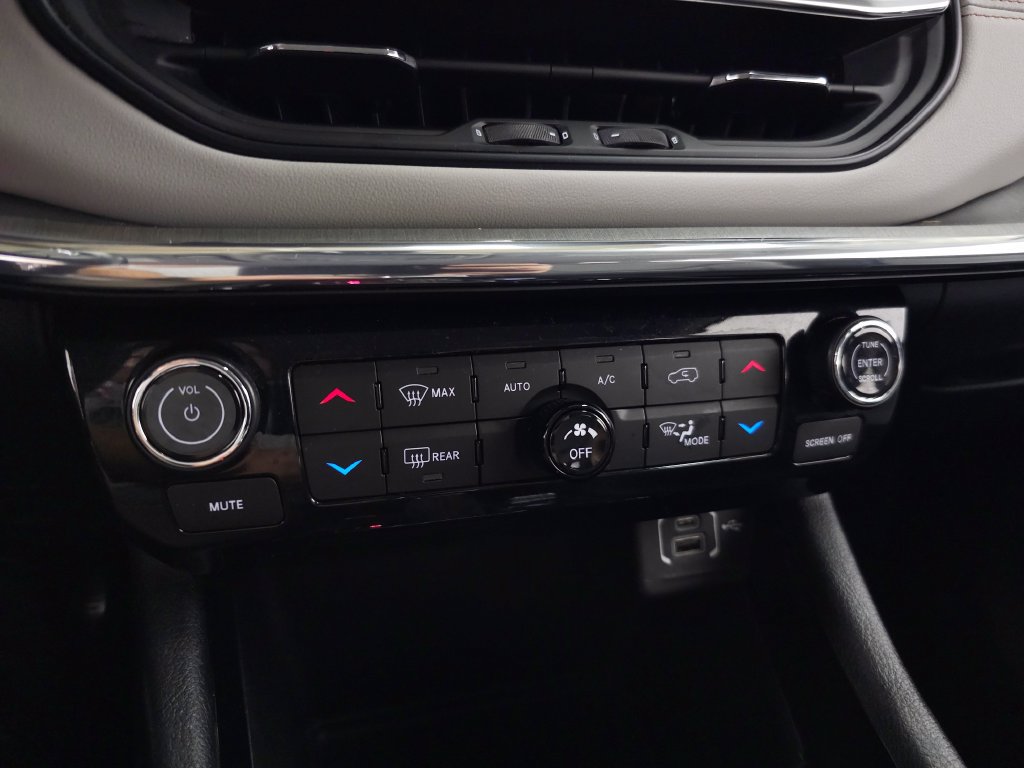 Used 2022 Jeep Compass Limited AWD/4WD image 22