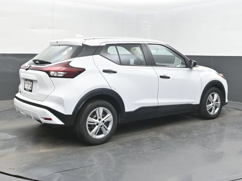 Used 2021 Nissan Kicks S FWD image 7