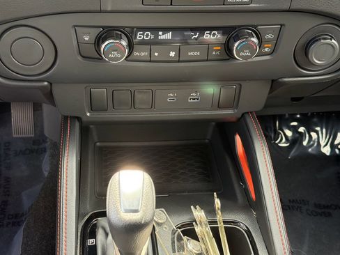 Used 2024 Nissan Frontier Pro-X RWD image 28
