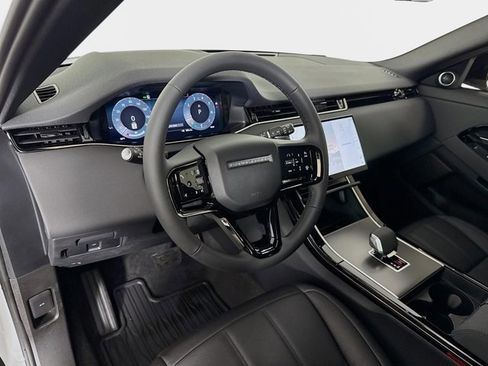 Used 2026 Land Rover Range Rover Evoque S image 9
