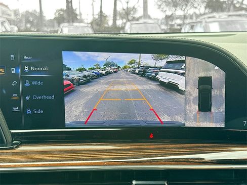 Used 2024 Cadillac Escalade Premium Luxury image 15