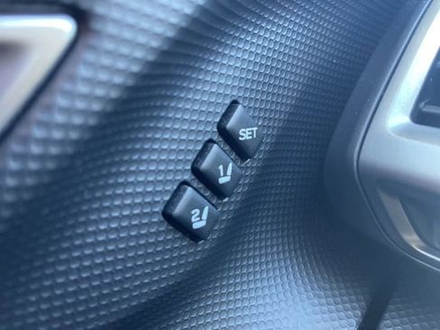 Used 2022 Subaru Forester Touring image 31