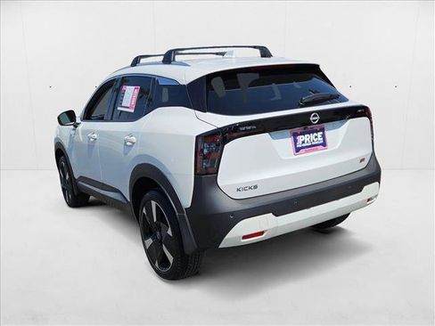 Used 2025 Nissan Kicks SR w/ Illumination Package image 24