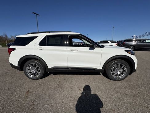New 2026 Ford Explorer Active w/ Active Comfort Package image 6