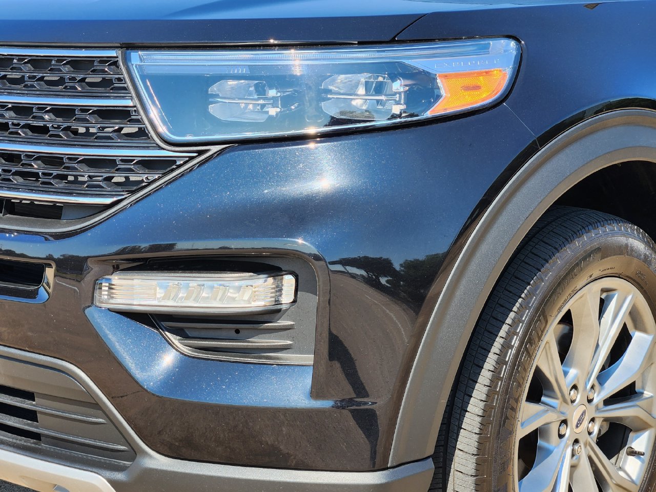 Used 2024 Ford Explorer XLT w/ Equipment Group 202A AWD/4WD image 7