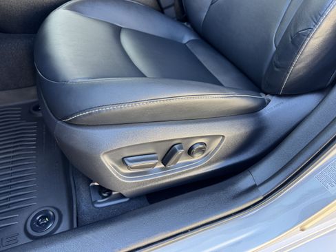 Used 2021 Toyota Prius Prime XLE image 13