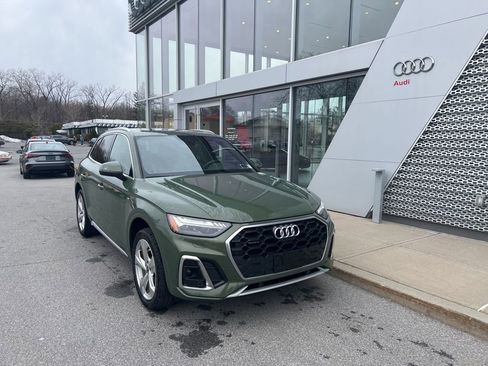 Used 2023 Audi Q5 2.0T Prestige w/ Prestige Package image 4
