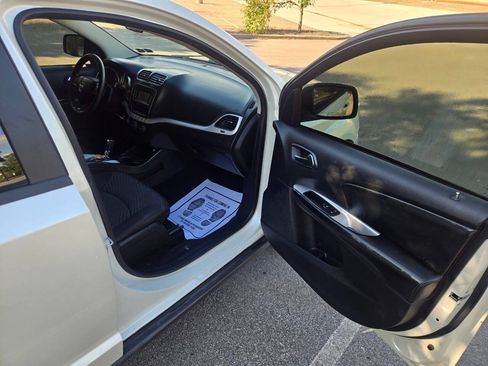 Used 2014 Dodge Journey SE w/ Flexible Seating Group FWD image 22