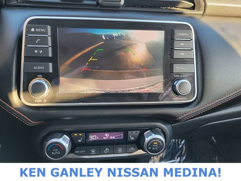 Used 2022 Nissan Versa SR w/ Convenience Package image 29