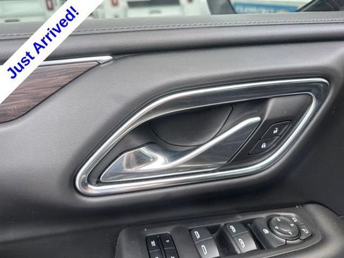 Used 2021 Chevrolet Suburban Z71 AWD/4WD image 12