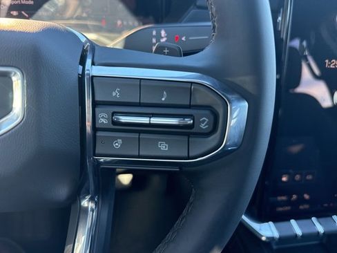 New 2026 GMC Acadia Elevation image 13