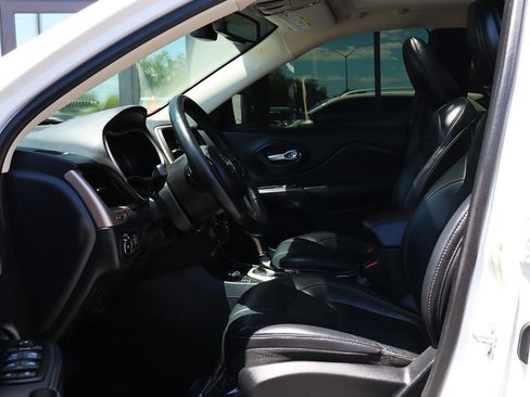 Used 2016 Jeep Cherokee Limited image 37