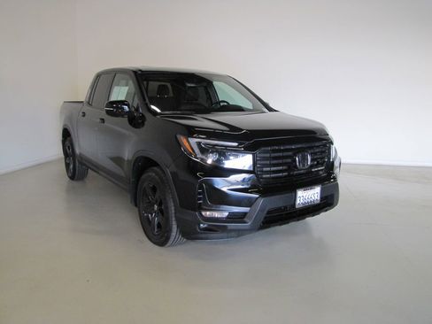 Used 2023 Honda Ridgeline Black Edition image 3