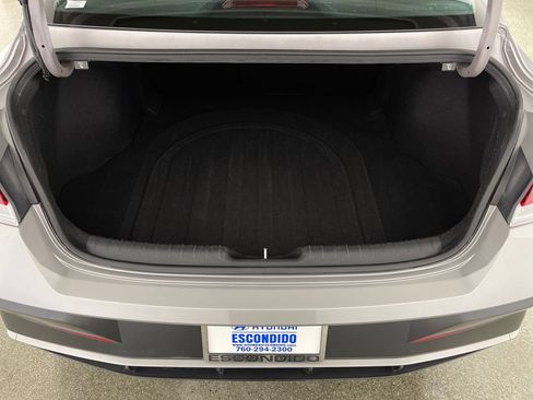 Certified 2025 Hyundai Elantra SEL FWD image 10