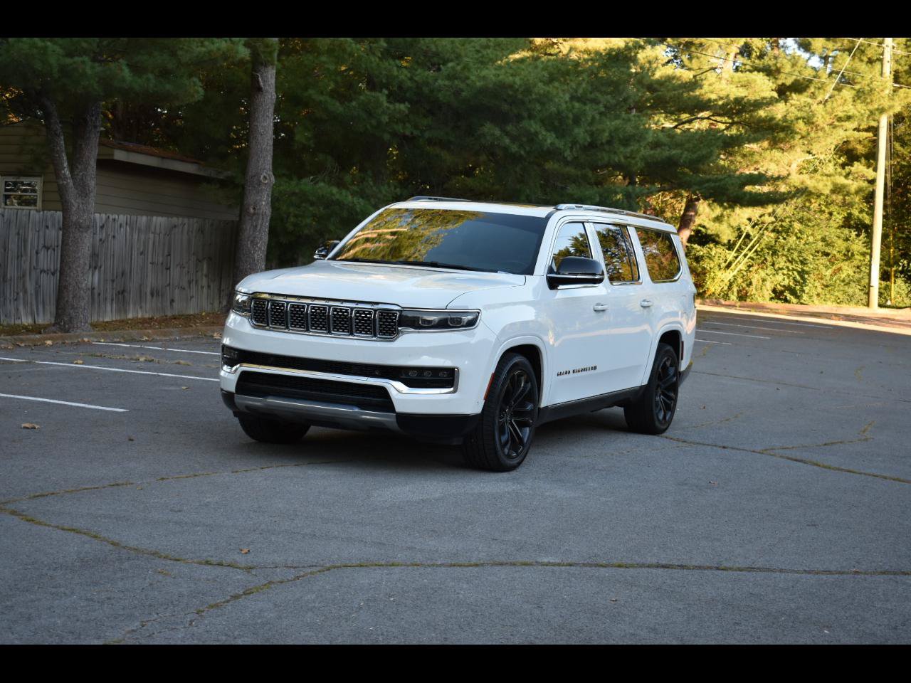 Used 2023 Jeep Grand Wagoneer L Series III w/ Rear Seat Video Group 1 AWD/4WD image 2