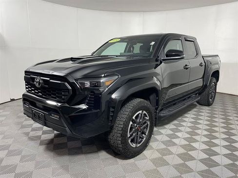 Certified 2024 Toyota Tacoma TRD Sport w/ TRD Sport Upgrade Package AWD/4WD image 3