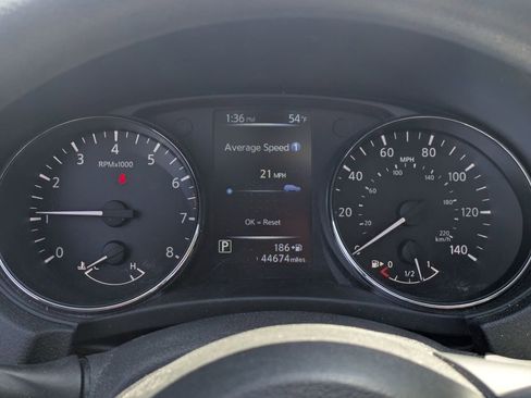 Used 2017 Nissan Rogue S image 9