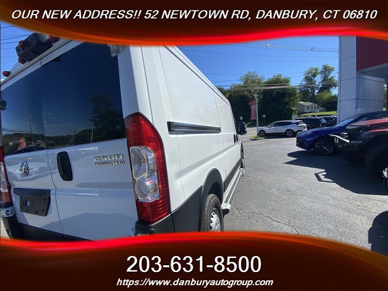 Used 2025 RAM ProMaster 2500 w/ U-Haul Equipment Group FWD image 8