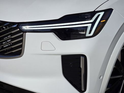 New 2026 Volvo XC90 T8 Plus image 10