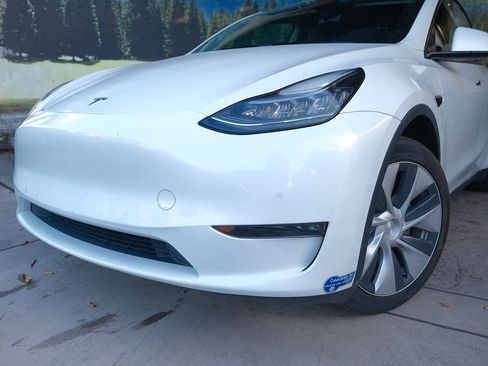 Used 2020 Tesla Model Y Long Range AWD/4WD image 6