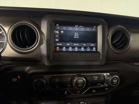 Used 2023 Jeep Wrangler Unlimited AWD/4WD image 20