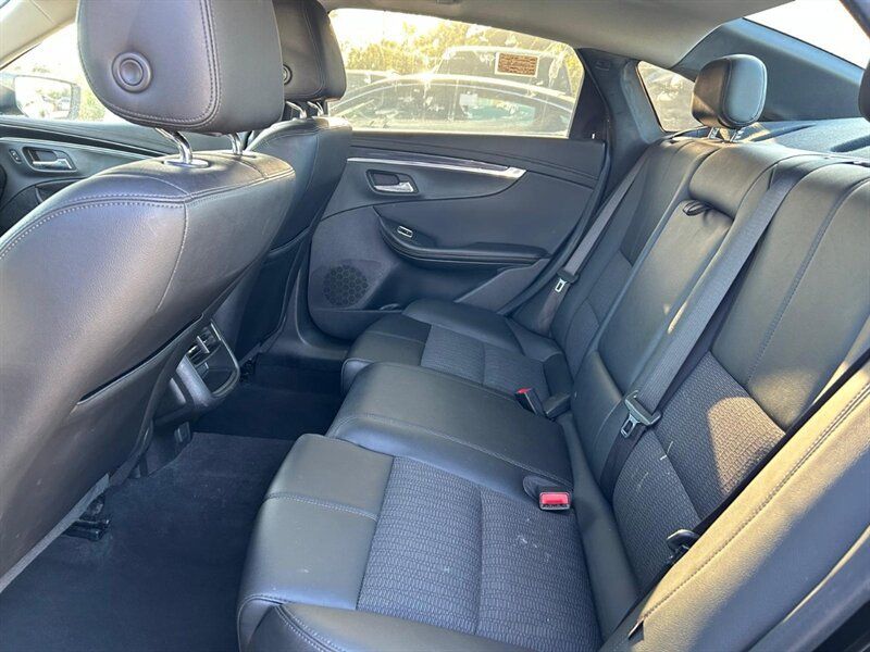 Used 2018 Chevrolet Impala LT FWD image 29
