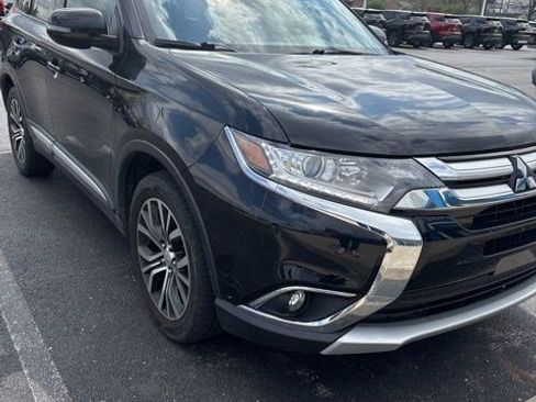 Used 2017 Mitsubishi Outlander AWD image 1