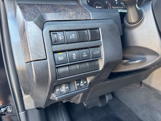 Used 2024 Toyota Tacoma Limited w/ Limited Package (LT) AWD/4WD image 10
