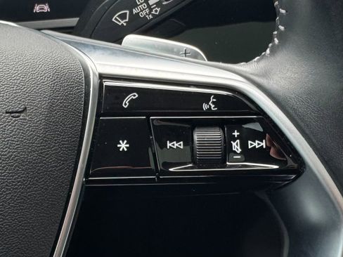 Used 2019 Audi e-tron Premium Plus image 57