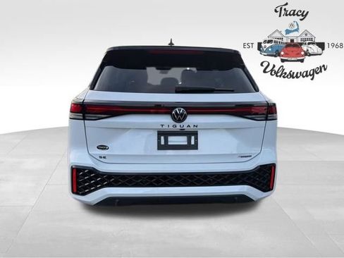 New 2026 Volkswagen Tiguan SE R-Line image 6
