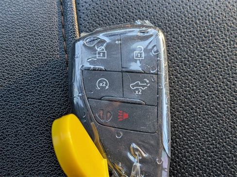 Used 2024 GMC Sierra 1500 AT4 w/ Technology Package image 31