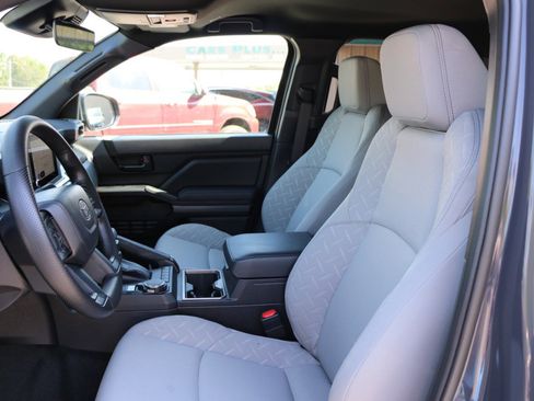 Used 2026 Toyota Tacoma SR5 AWD/4WD image 25