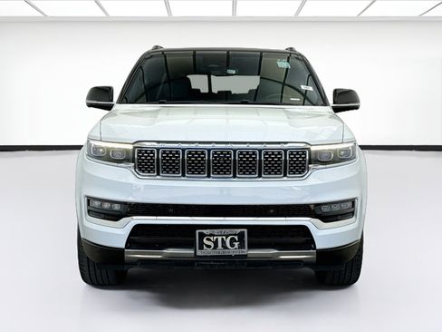 Used 2023 Jeep Grand Wagoneer 4WD image 2