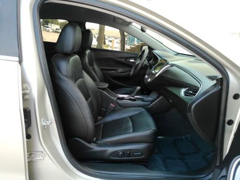 Used 2016 Chevrolet Malibu LT w/ Leather Package image 21