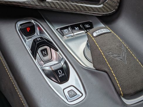 Used 2022 Chevrolet Corvette Stingray Premium Conv w/ Z51 Performance Package RWD image 29