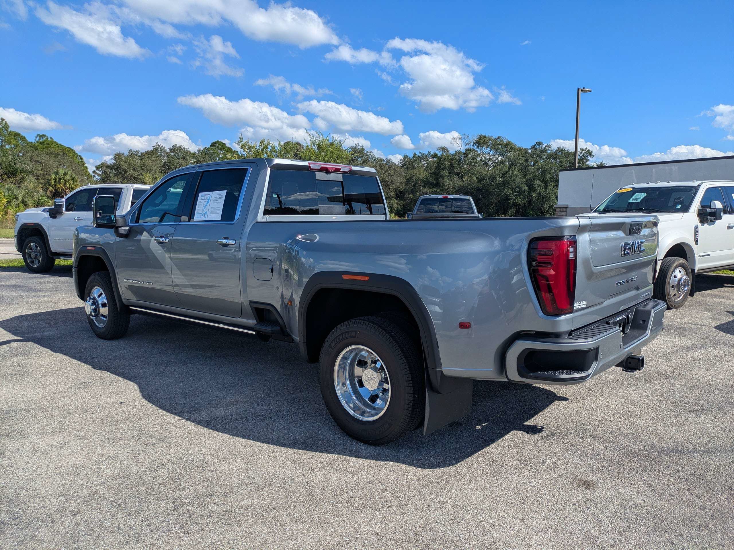 Used 2026 GMC Sierra 3500 Denali Ultimate AWD/4WD image 8