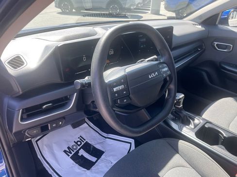 Certified 2025 Kia K4 LXS image 9