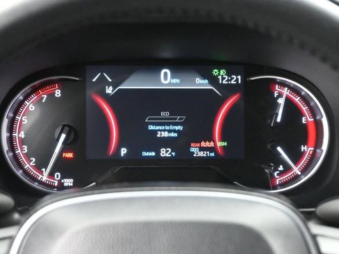 Used 2025 Toyota RAV4 XLE Premium FWD image 8