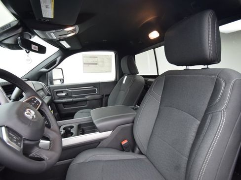 New 2026 RAM 2500 Big Horn AWD/4WD image 33
