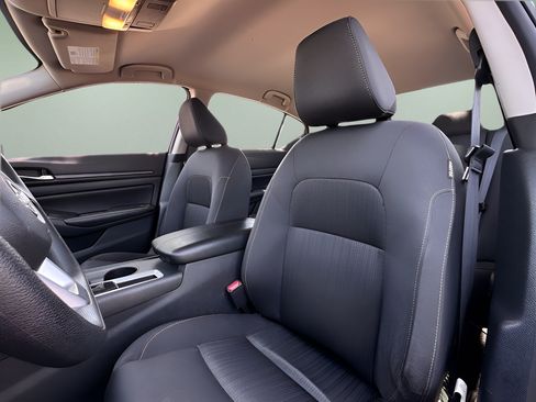 Certified 2025 Nissan Altima 2.5 SV FWD image 17