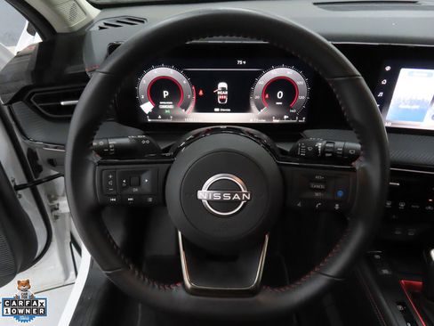 Used 2025 Nissan Kicks SR AWD/4WD image 15