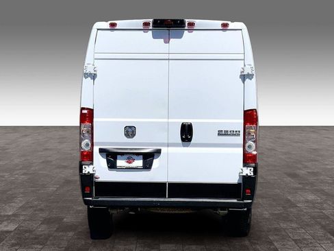Used 2025 RAM ProMaster 2500 w/ Convenience Group FWD image 4