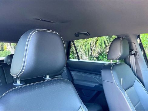 Certified 2023 Volkswagen Atlas Cross Sport SE FWD image 22